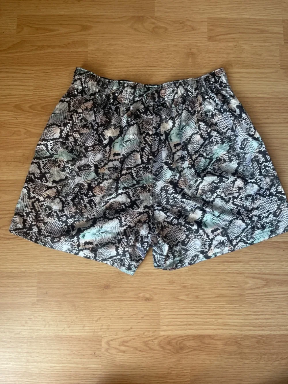 American Eagle Snake Skin Satin Pocket Boxer Short Size Medium